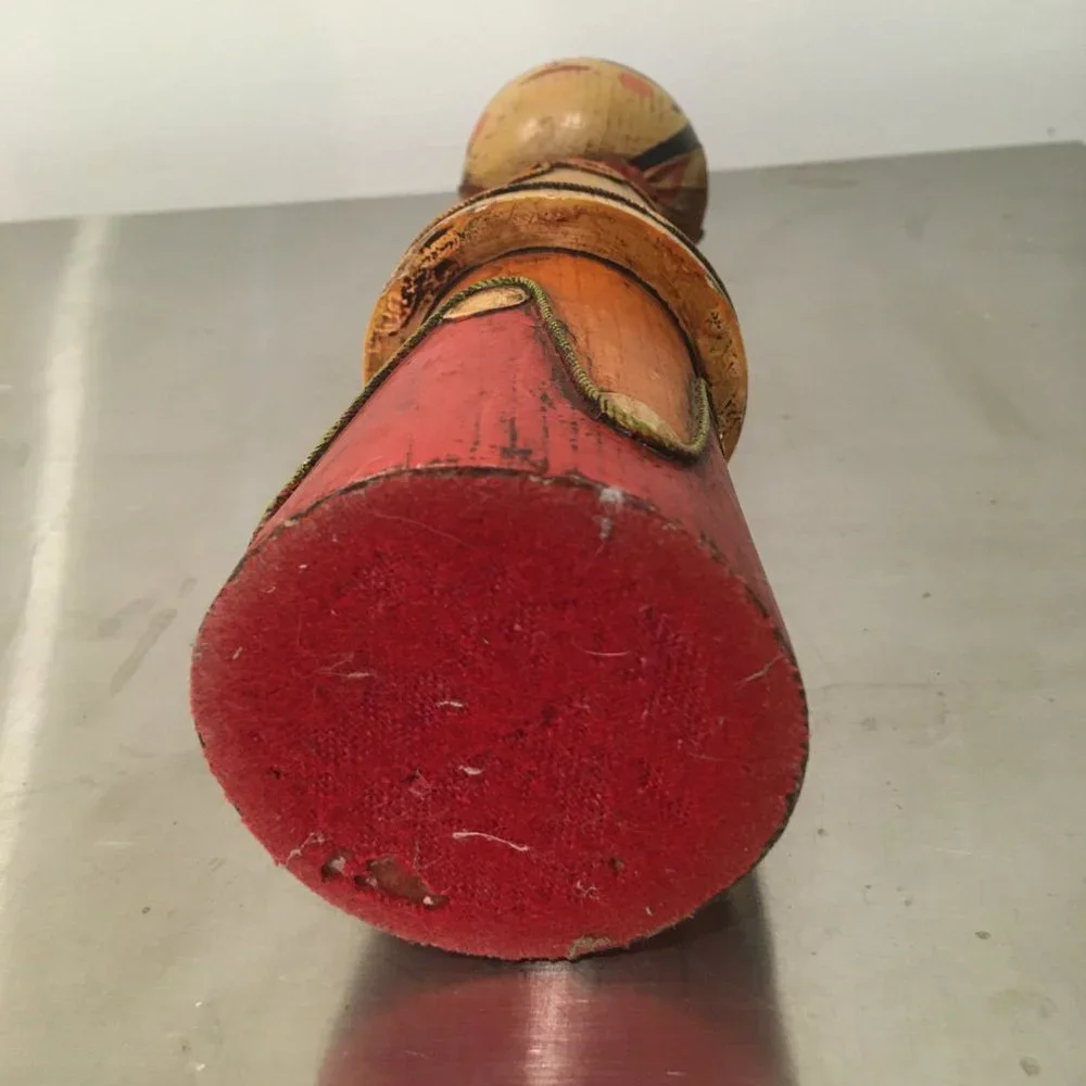 Vintage Mexican wood carved doll by Juan - RARE - Picture 6 of 8